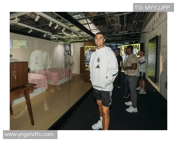 退役足球巨星的传奇人生与场外成就探索